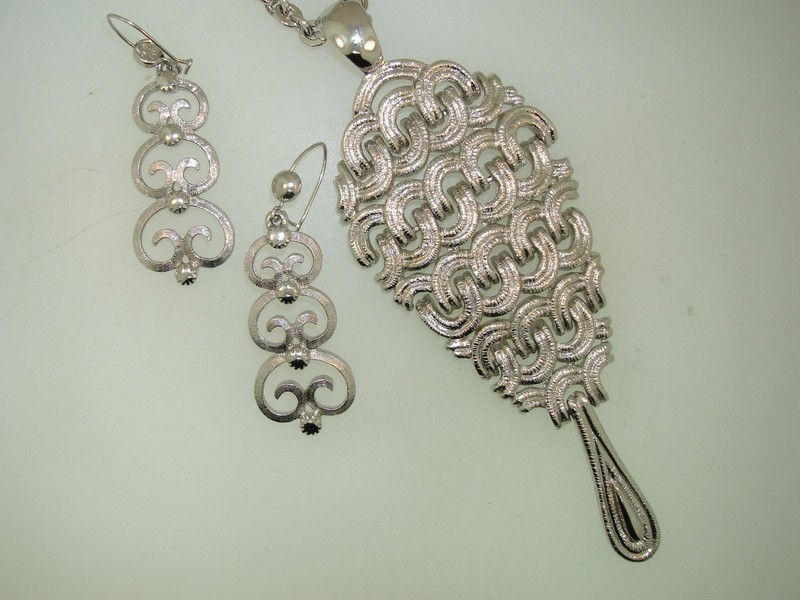 Vintage 1970s Monet Brushed Silver Pendant and Earrings Set