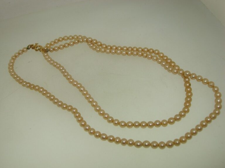 Vintage Trifari faux pearl necklace, 1960s-70s, 24 inches