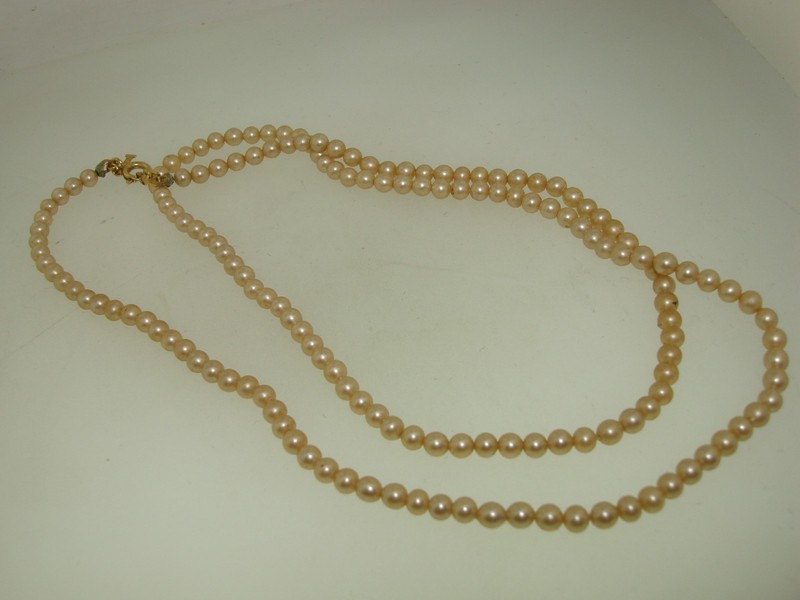Vintage Trifari faux pearl necklace, 1960s-70s, 24 inches