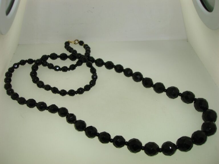 Vintage Art Deco black glass bead necklace with graduated sparkle