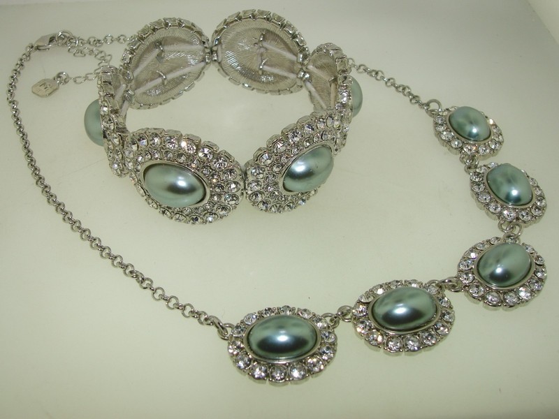 Monet faux pearl and rhinestone necklace and bracelet set in gray