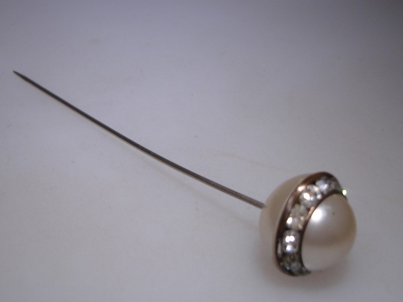 Vintage Art Deco stick pin with faux pearl and rhinestones