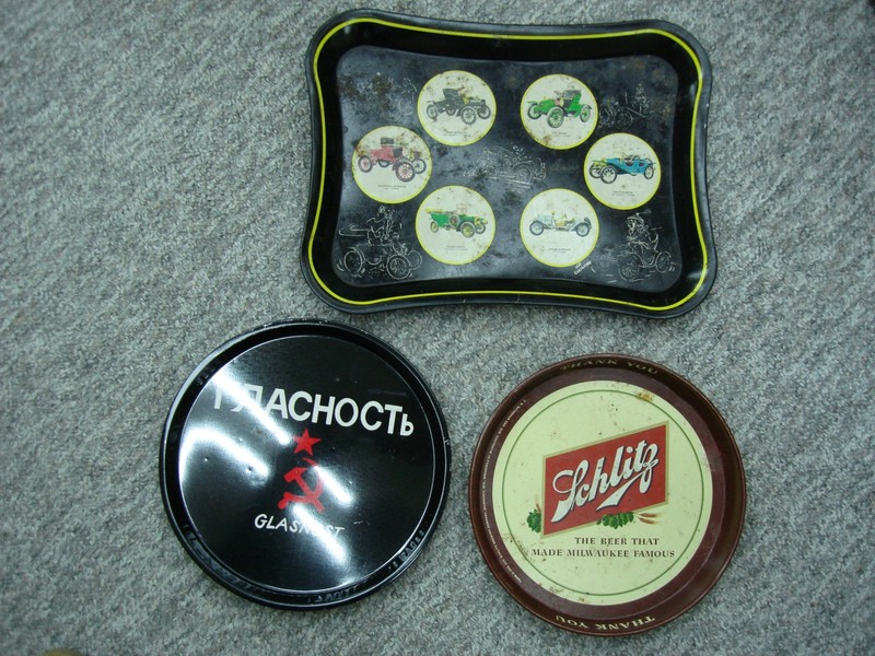 Set of 3 vintage beer trays featuring Schmidt's, Glasnost, and an antique car design.