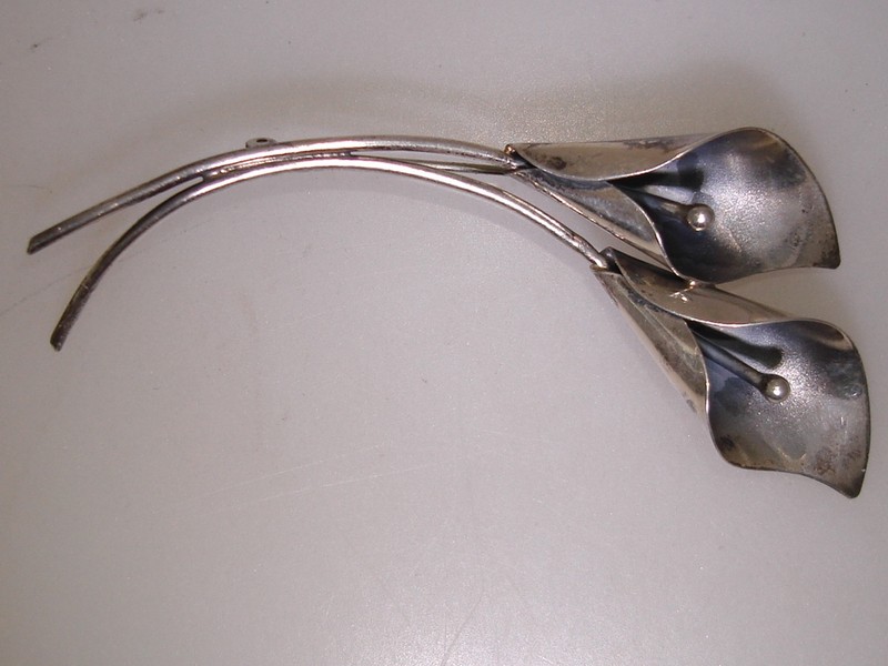 Vintage Stewart Nye sterling silver lily pin, 1940s