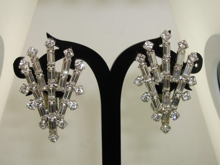 Vintage 1950s-60s rhinestone baguette earrings, silver clip-ons