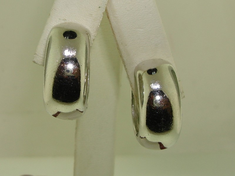 Vintage 1980s Trifari Huggie Earrings