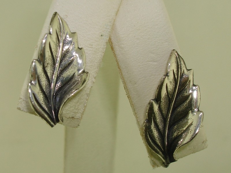Vintage 1940s Beau sterling silver leaf earrings