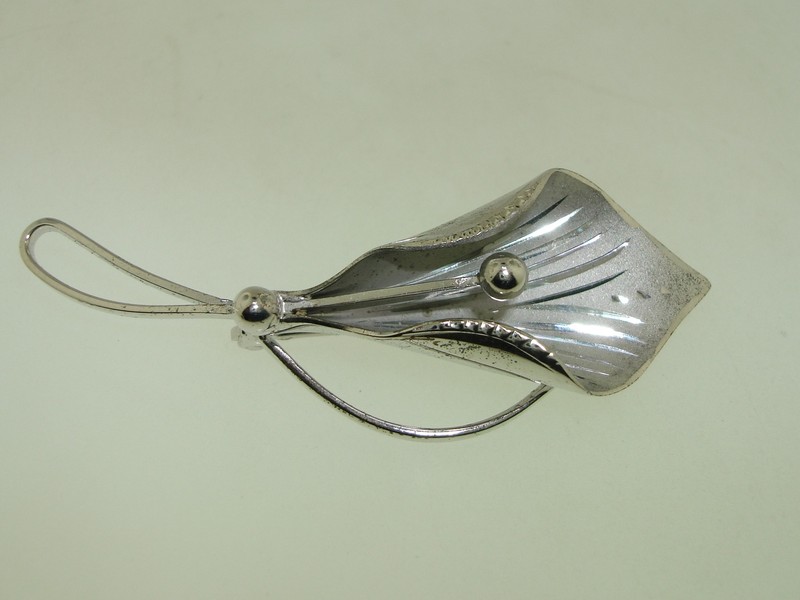 Vintage 1940s Curtis Creations sterling silver Calla Lily pin