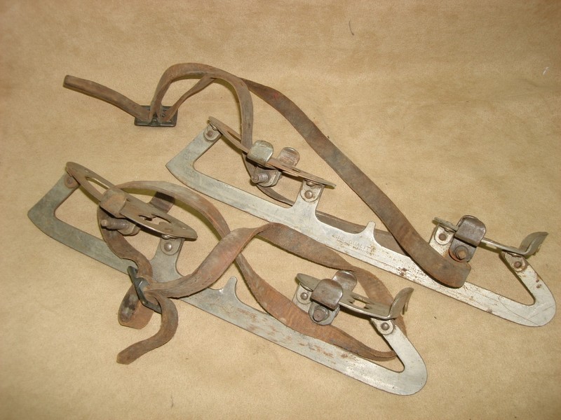 Vintage Union Hardware Co. steel ice skates, men's size 10 1/2, antique sports collectible