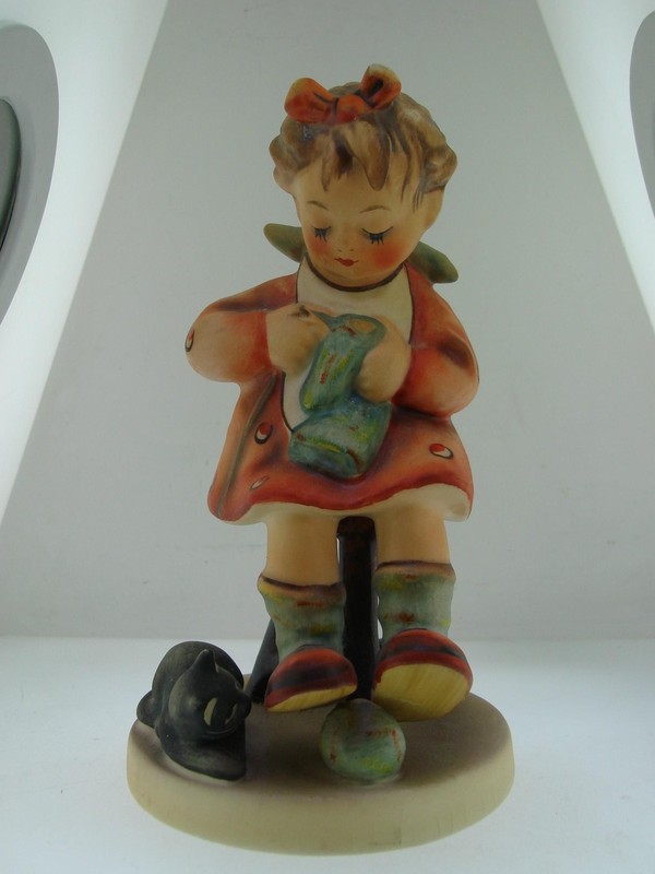 Vintage Goebel Hummel Mother's Helper figurine #133 TMK 5