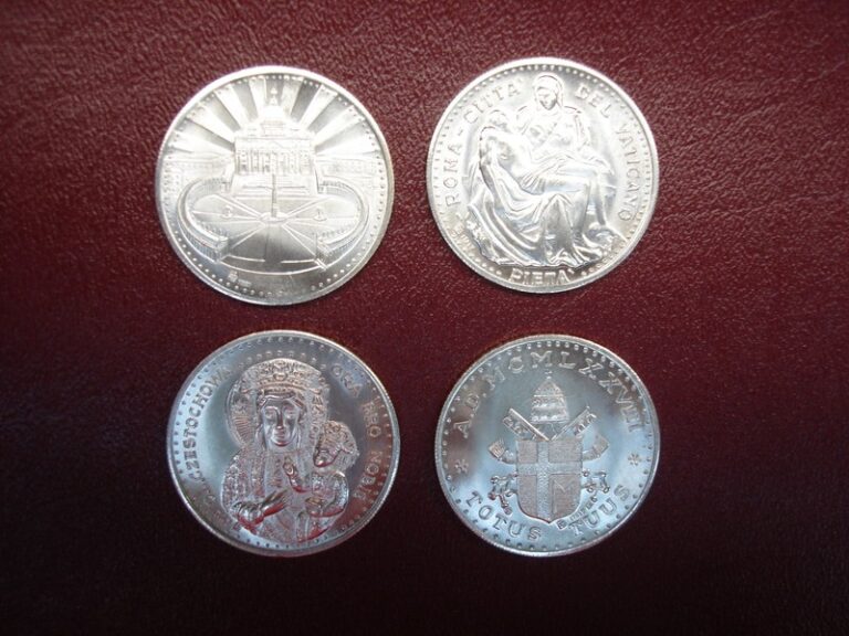 Set of four uncirculated Vatican City Pope John Paul II medals