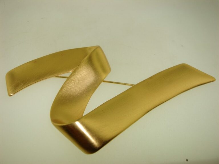 Vintage 1970s Monet gold statement pin, brushed gold tone, mint condition