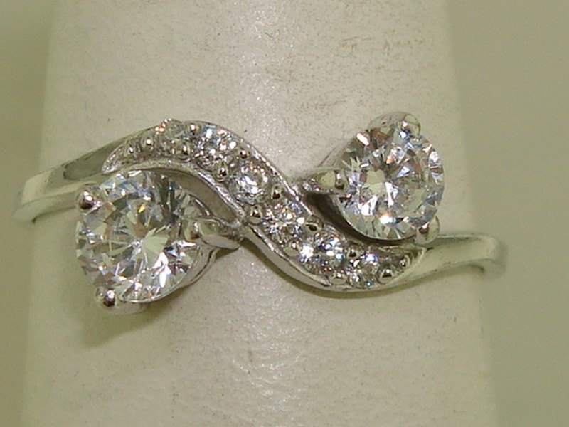 Sterling silver ring with CZ stones, size 6 3/4