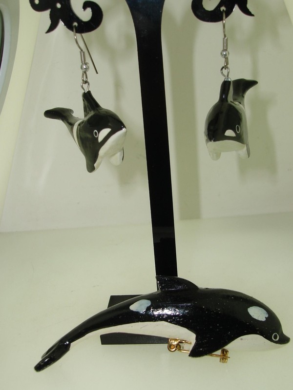 Vintage black and white orca whale pin and earrings set
