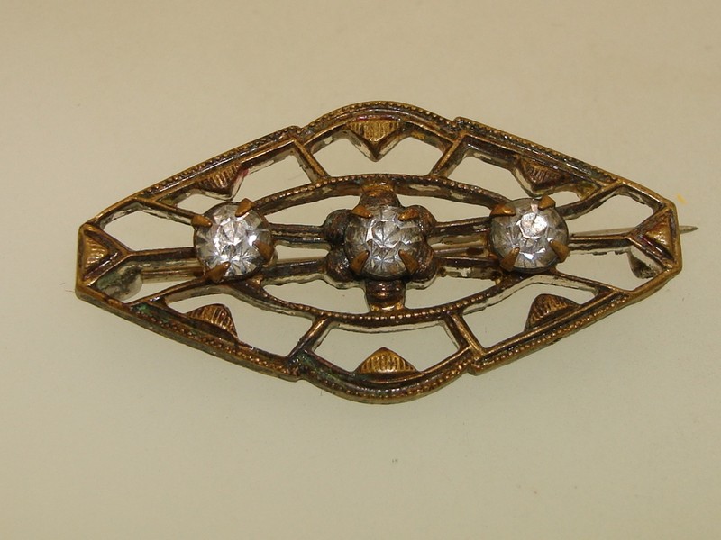 Antique Victorian gold-washed filigree pin with sparkling brilliants