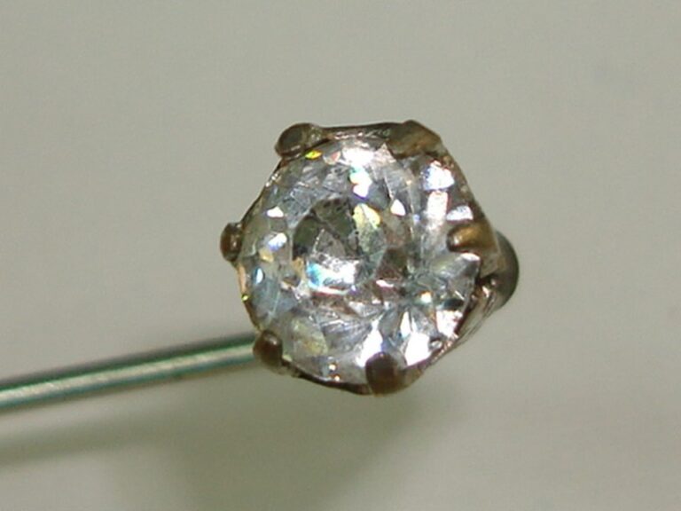 Antique Victorian Silver Stick Pin with Brilliant Foiled Crown Setting