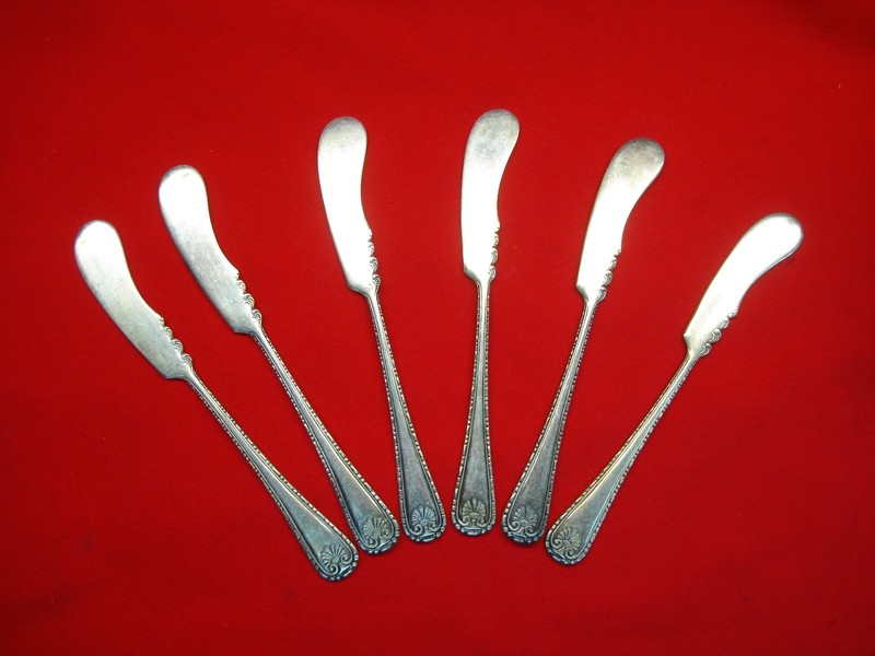 Set of six vintage Princess pattern silver plate butter knives by Rogers, 1901
