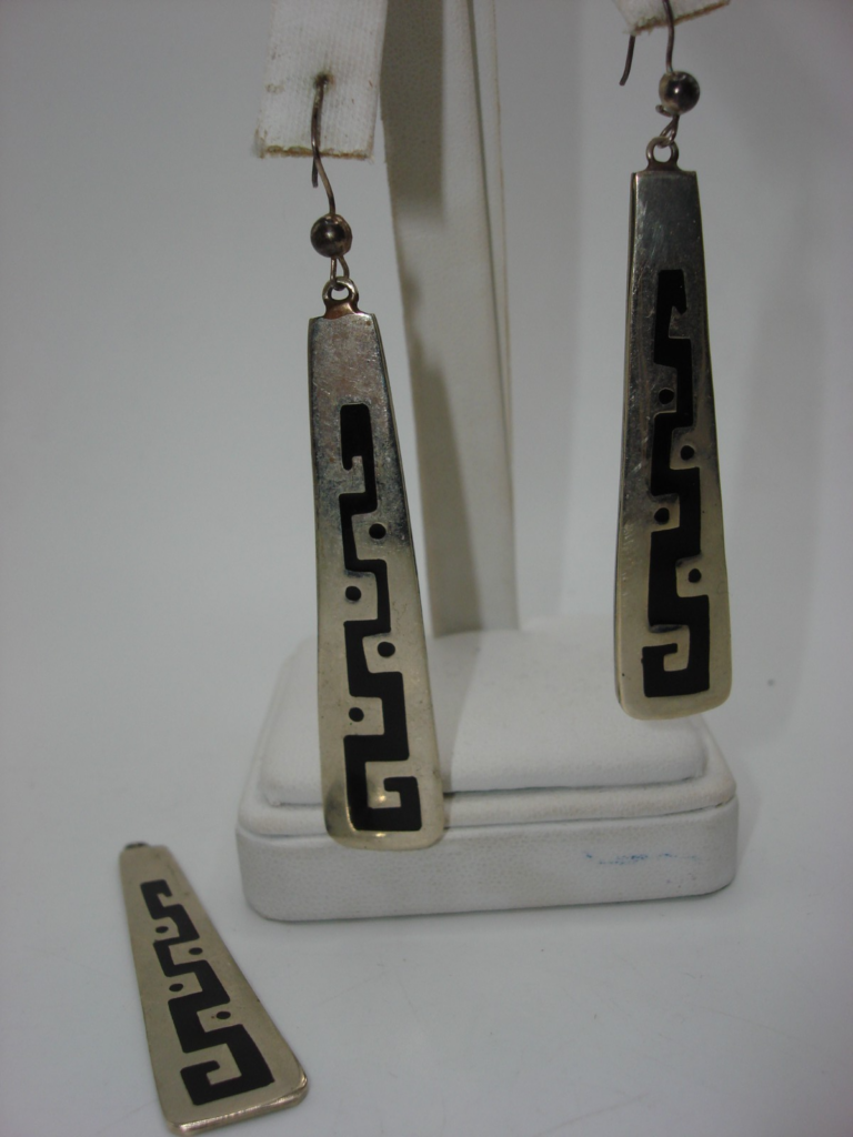 Vintage 1960s-70s Mexico alpaca silver enamel dangle earrings and pendant set