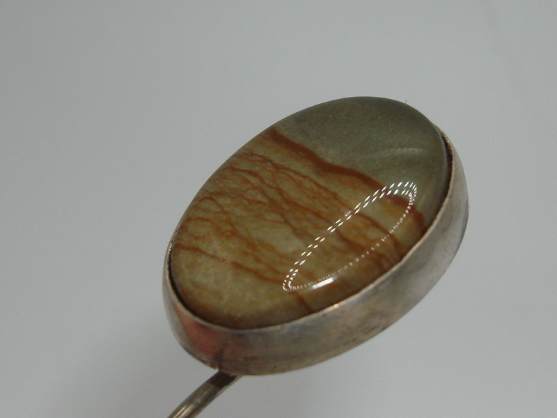 Vintage 1970s Native American silver stick pin with a bezel-set picture jasper stone