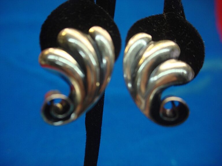 Vintage Sterling Silver Art Nouveau Screw-Back Earrings