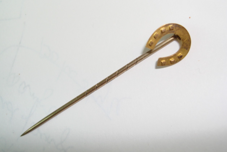 Antique Victorian gold-plated horseshoe stick pin