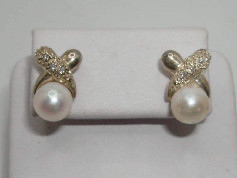 Sterling silver freshwater pearl and diamond accent earrings