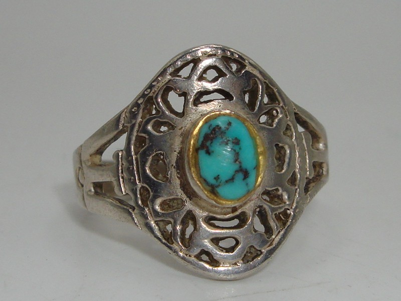 Vintage Southwestern sterling silver filigree ring with turquoise stone, size 7