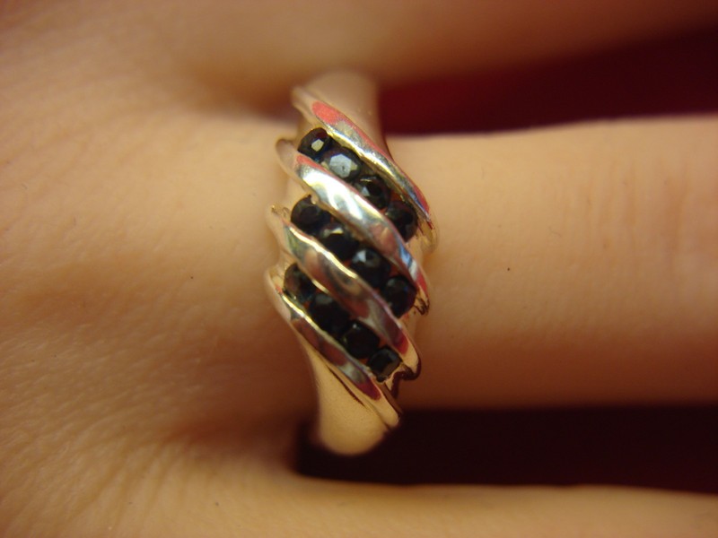 Stunning sterling silver ring with three rows of dark blue sapphires, size 8 3/4