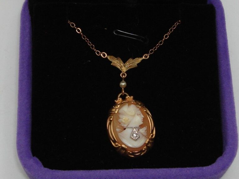 Antique Art Deco 10K gold carved shell cameo pendant necklace with diamond accent