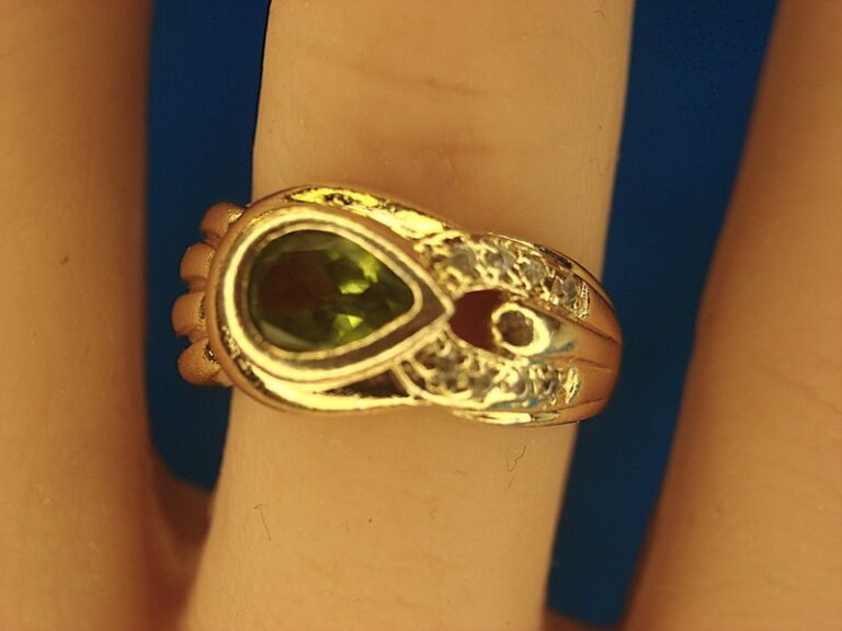 Vintage sterling silver peridot ring with gold vermeil accents, size 5 3/4