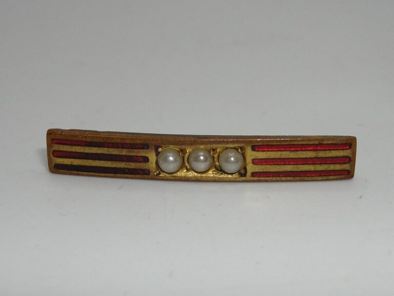 Vintage enamel and pearl bar lapel pin, gold tone