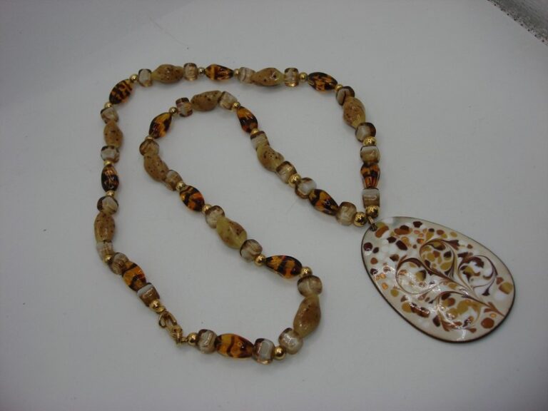 Vintage 1980s Art Glass & Enamel Pendant Necklace