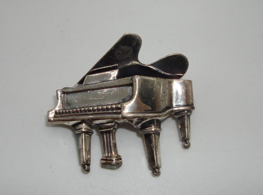 Vintage Beau Sterling Silver Baby Grand Piano Brooch Pin