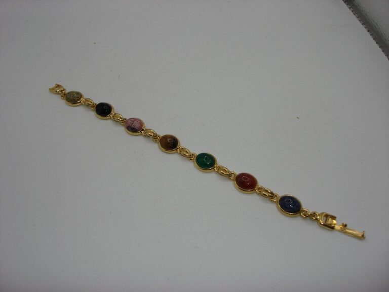 Vintage 7 Stone Scarab Bracelet (1980s) Gold-Tone