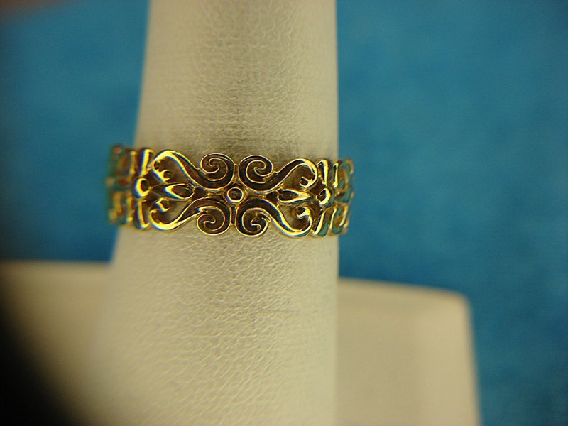 Sterling silver filigree ring with gold vermeil finish, size 7 3/4