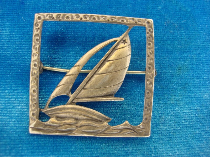 Vintage sterling silver sailboat pin brooch
