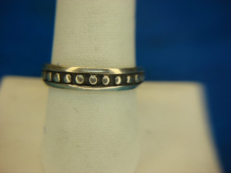 Sterling silver band ring with black enamel accent, size 9 1/2