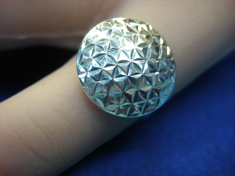 Sterling silver ring with intricate pattern disk, size 10