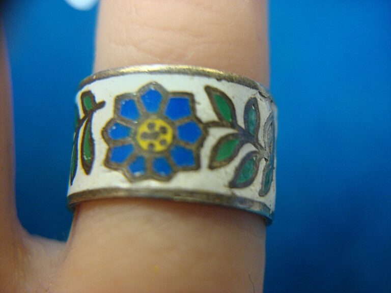 Vintage sterling silver enamel band ring with multi-color gemstone design, size 4