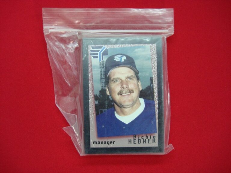 Complete 1996 Syracuse Chiefs baseball card set featuring Wes Chamberlain