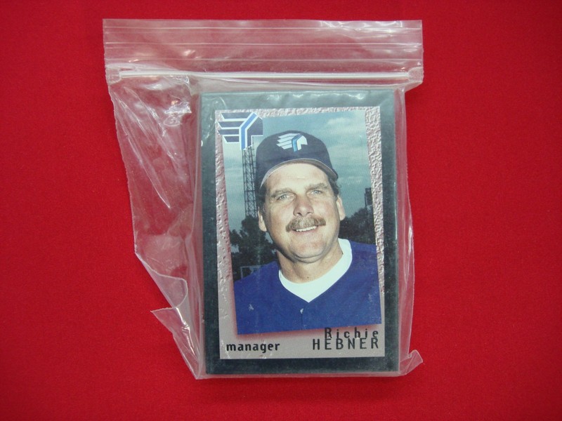 Complete 1996 Syracuse Chiefs baseball card set featuring Wes Chamberlain