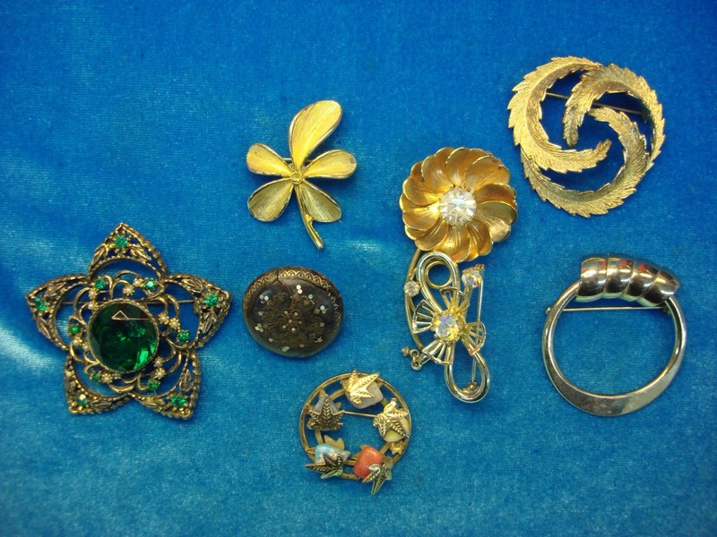 Vintage Sarah Coventry and Monet pin lot of 8 unique designer pins