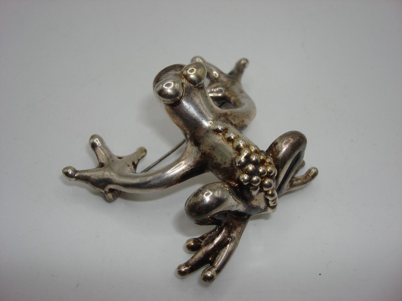 Vintage sterling silver tree frog brooch, 925 silver, estate find