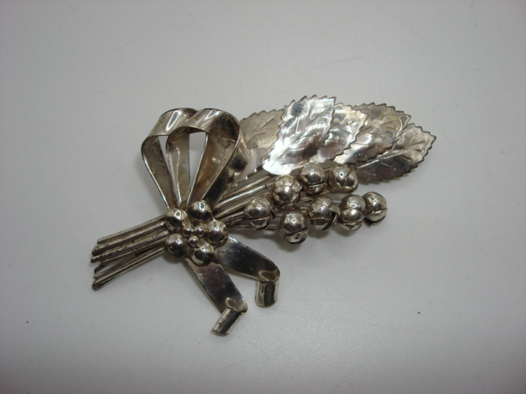 Vintage 1940s Hobe sterling silver floral brooch