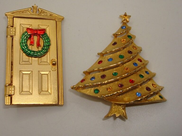 Vintage J.J. Jonette Christmas pins - Set of 2