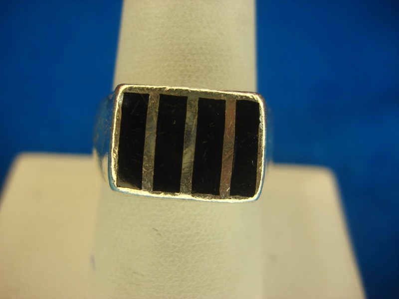 Sterling silver men's ring with four onyx inlays, size 9, pre-owned