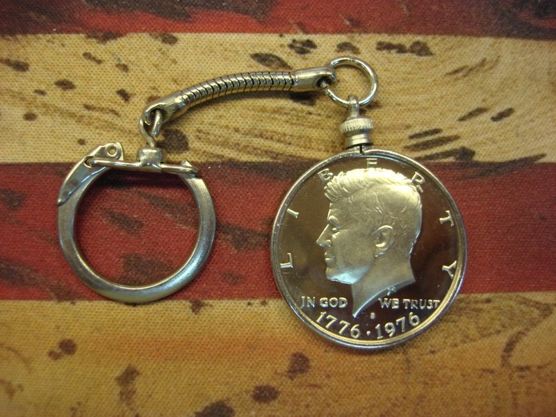 1976 S Proof Kennedy Half Dollar Bicentennial Keychain