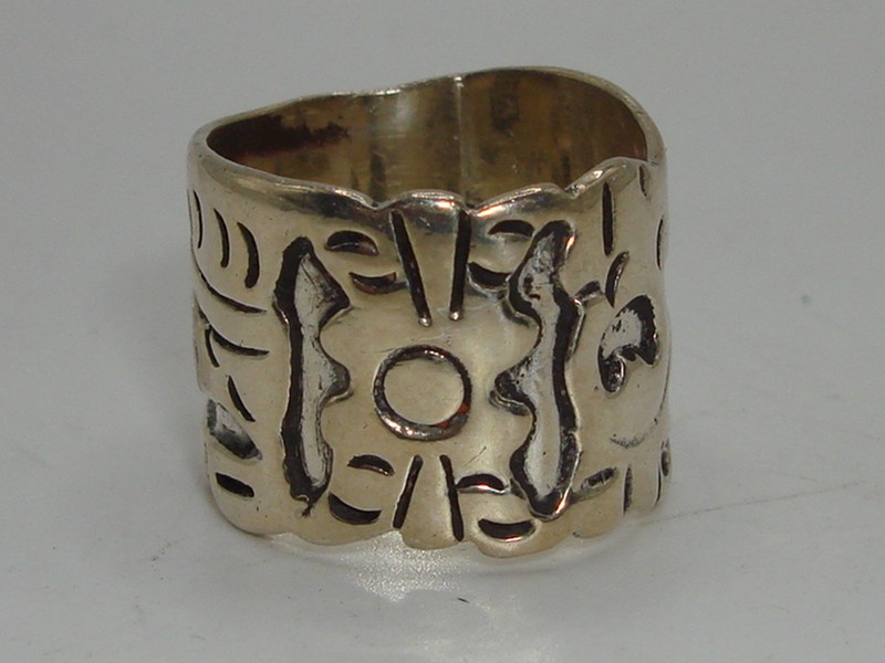 Vintage Taxco sterling silver Aztec symbol ring signed CET, size 5